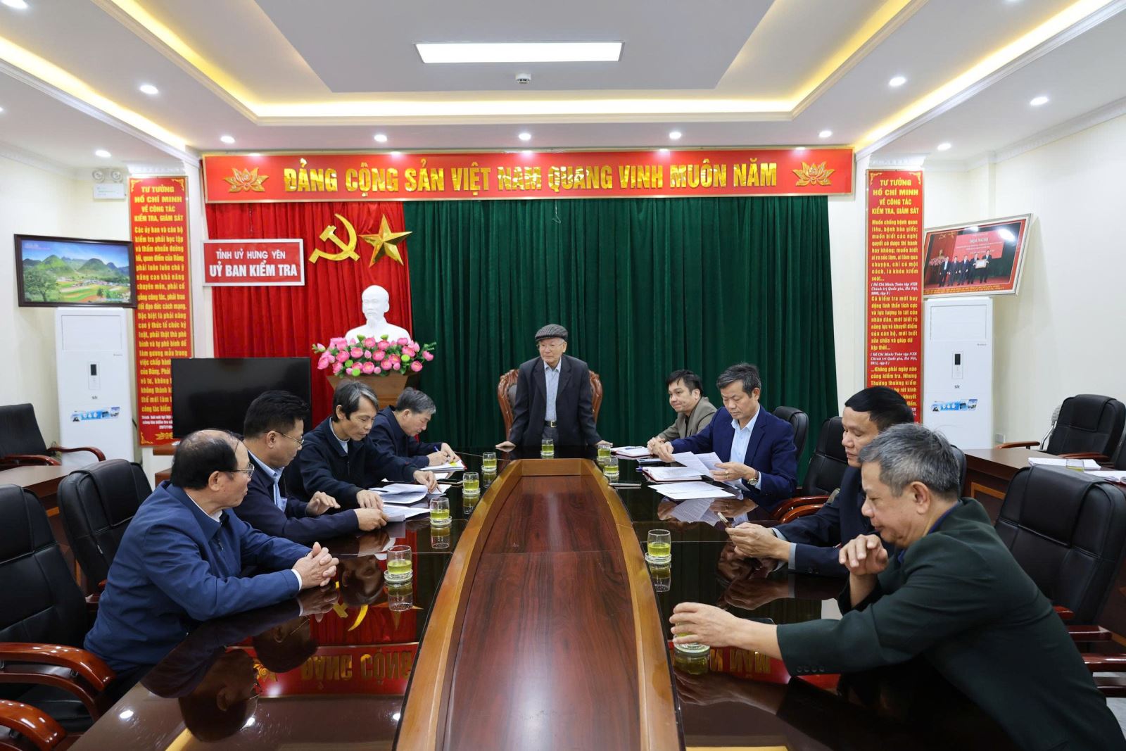  Đại diện Thường trực Ban liên lạc cán bộ hưu trí Cơ quan UBKT Tỉnh ủy tổ chức hội nghị thống nhất, triển khai một số hoạt động năm 2026.